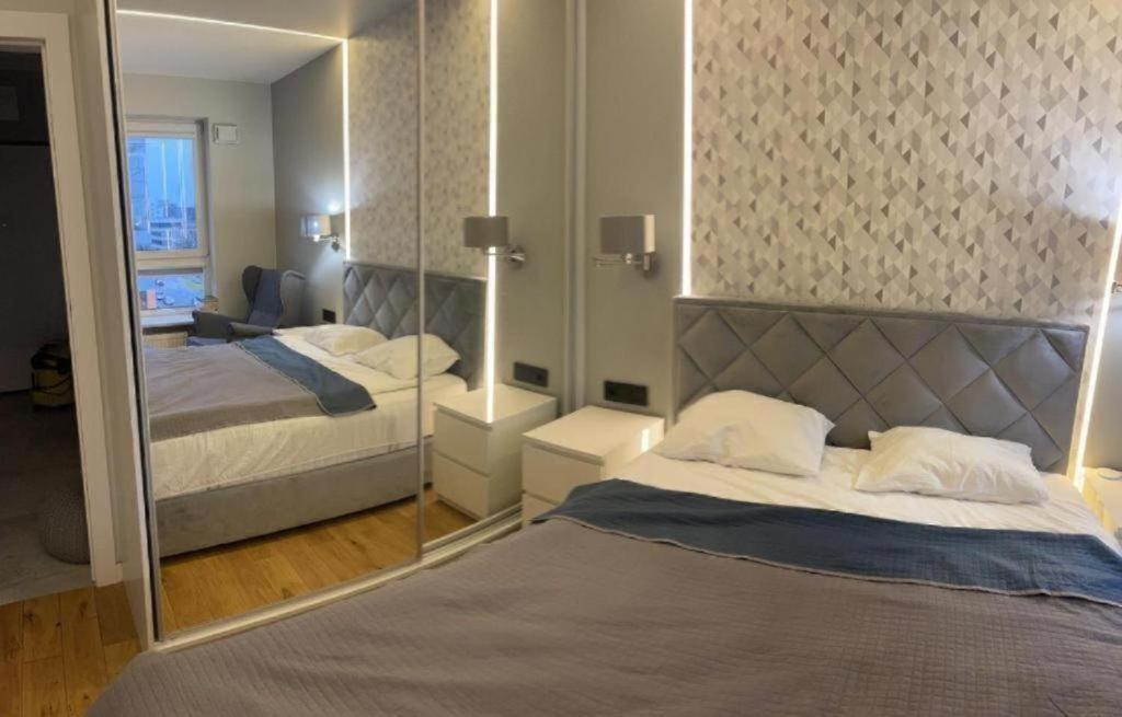 Airport Apartment Cybernetyki Warsaw Exterior photo